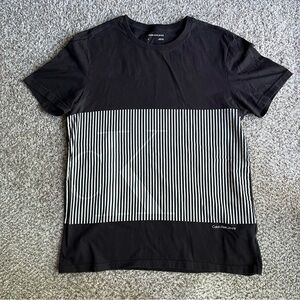 EUC Men's Calvin Klein Jeans Graphic Tee Shirt size Medium in Black